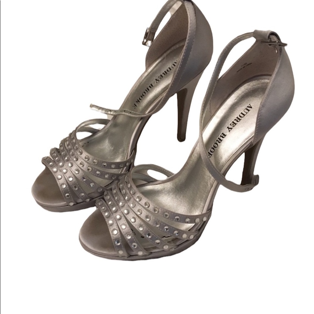 Audrey Brooke formal sandals - Picture 3 of 10
